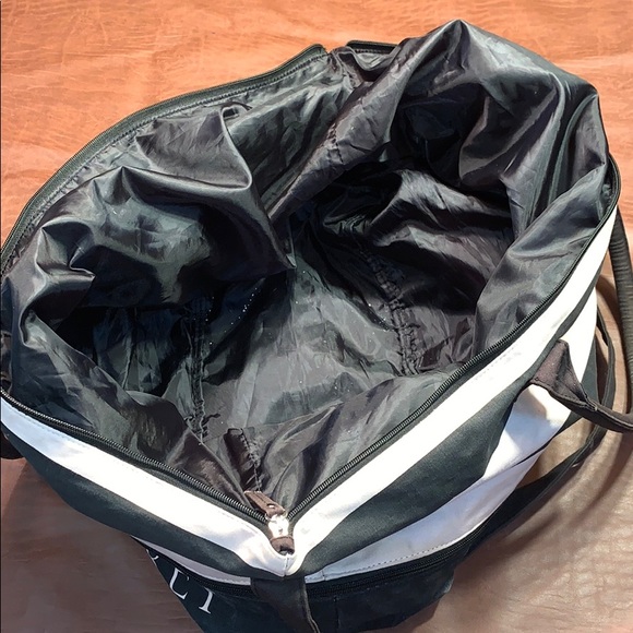 Victoria’s Secret tote - Picture 2 of 3